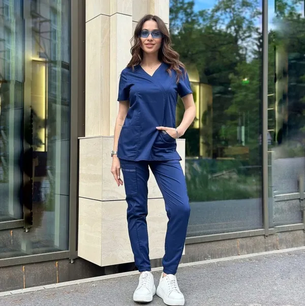 Медичний костюм жіночий Cherokee Revolution синій