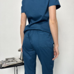 Женский медицинский костюм Cherokee Revolution морской волны — изображение 8