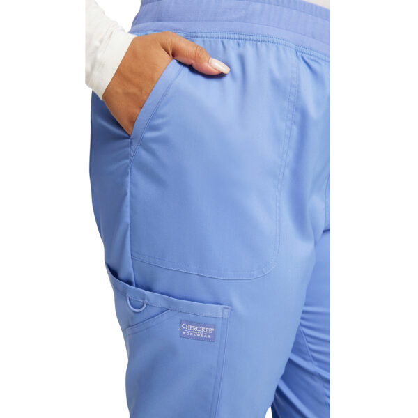 Женские медицинские брюки джоггеры Cherokee Revolution цвет голубой