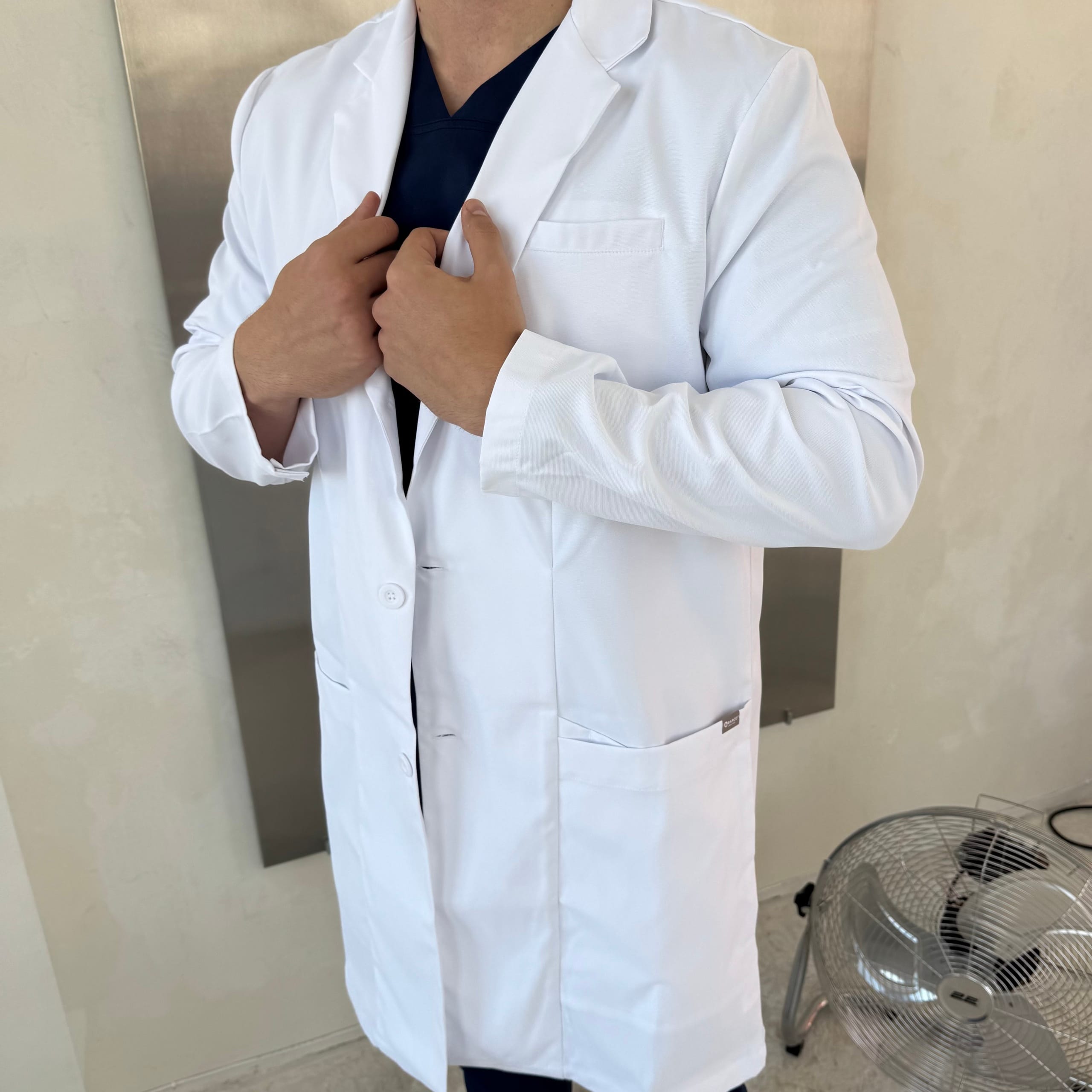 IMG_1615 Мужской медицинский халат Barco Verse Lab Coat белый BRC965 — изображение 1