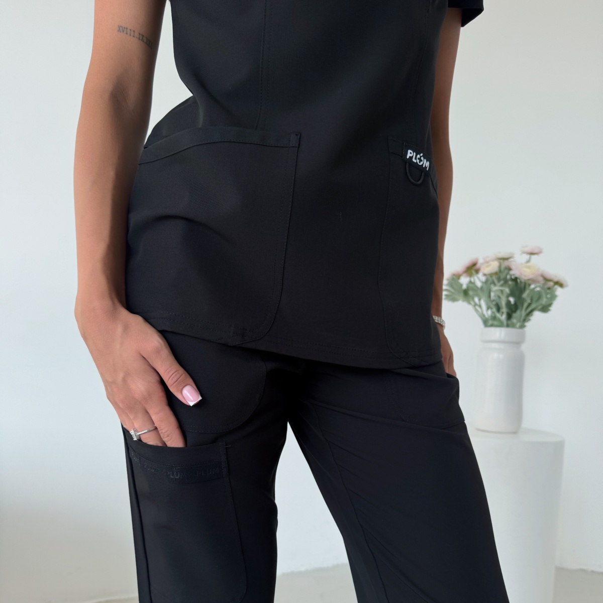 Жіночий медичний костюм Plum чорний - Зображення 9
