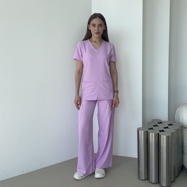 Женский медицинский костюм Med Couture лавандового цвета