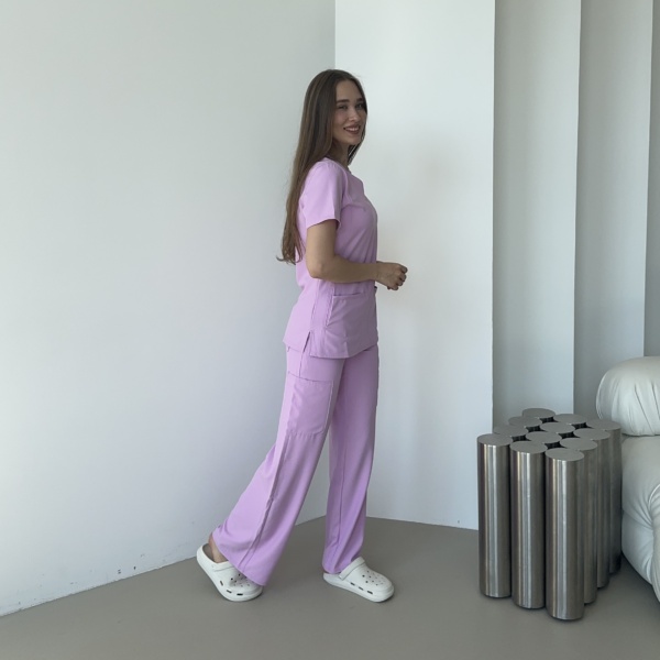 Женский медицинский костюм Med Couture лавандового цвета