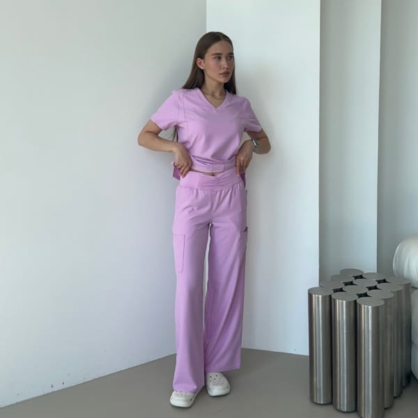 Женский медицинский костюм Med Couture лавандового цвета