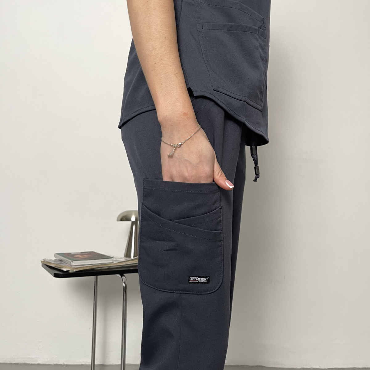 Женский медицинский костюм Grey's Anatomy Strech графитовый — изображение 7