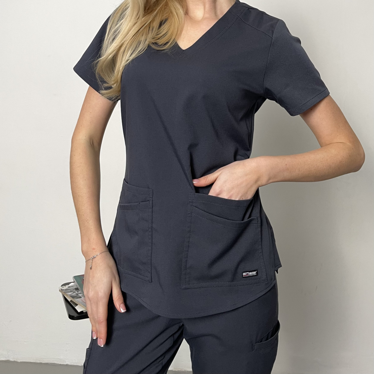 Женский медицинский костюм Grey's Anatomy Strech графитовый — изображение 2