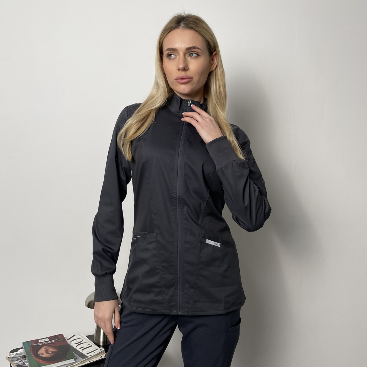 Жіноча медична кофта від Cherokee Revolution графітовий - Зображення 3