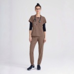 Медичний костюм із колекції Grey's Anatomy™ by Barco Evolve кавового кольору