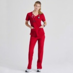 Жіночий медичний костюм Skechers червоного кольору