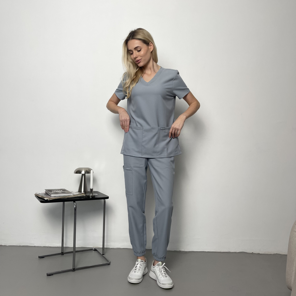 Жіночий медичний костюм Cherokee Originals Ultra сірий - Зображення 3