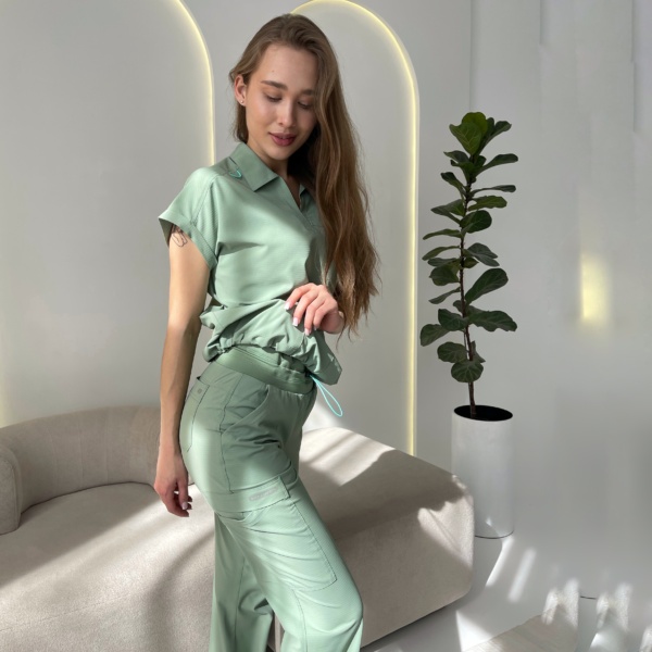 Женский медицинский костюм Skechers фисташковый