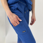 Женский медицинский костюм Grey's Anatomy™ Spandex Stretch ярко-синий — изображение 13