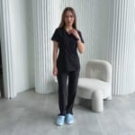 Женский медицинский костюм INFINITY от Cherokee черный — изображение 2