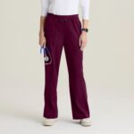 Женский медицинский костюм Grey's Anatomy Spandex Stretch винного цвета с широкими брюками (Win) — изображение 4