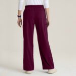 Женский медицинский костюм Grey's Anatomy Spandex Stretch винного цвета с широкими брюками (Win) — изображение 6