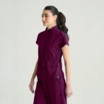 Женский медицинский костюм Grey's Anatomy Spandex Stretch винного цвета с широкими брюками (Win) — изображение 8