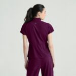 Женский медицинский костюм Grey's Anatomy Spandex Stretch винного цвета с широкими брюками (Win) — изображение 9